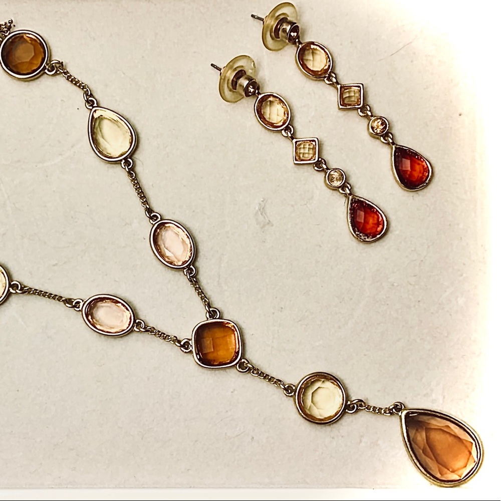 Beautiful Jewelry Set - Picture 3 of 5